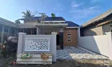 dijual rumah selomartani