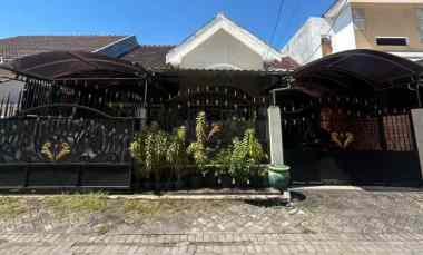dijual rumah semampir