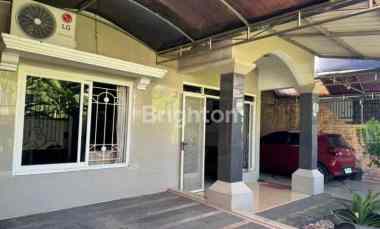 dijual rumah semampir