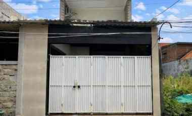 dijual rumah semampir tengah