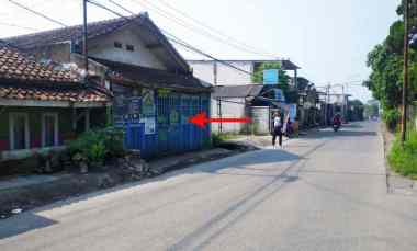 dijual rumah semi usaha lokasi strategis depan pabrik