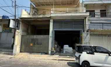 dijual rumah semolowaru