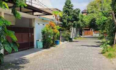 dijual rumah semolowaru