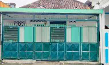 dijual rumah semut kalimir pabean