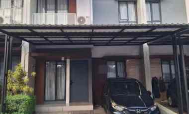 dijual rumah serpong lagoon