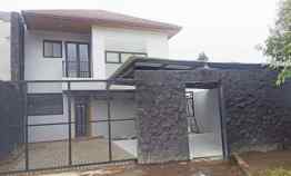 Rumah Baru Minimalis Modern SHM Dgn Kolam Renang di Setiabudi