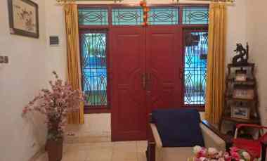 dijual rumah setiabudi