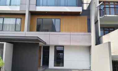 dijual rumah setra duta lavida