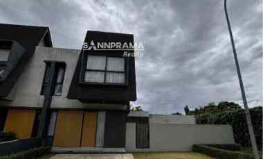 dijual rumah shila sawangan