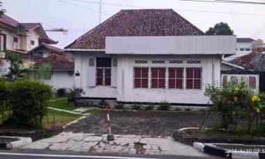 dijual rumah shm klasik di kotabaru yogyakarta