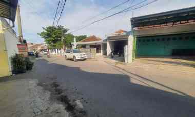 dijual rumah showroom di cirebon