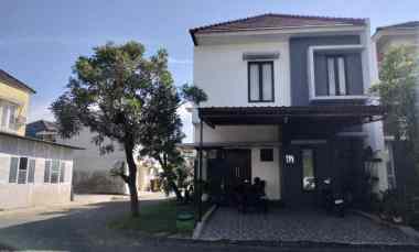 dijual rumah siap huni 2 lantai di malang