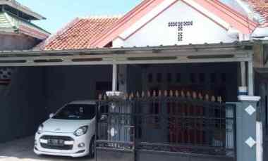 dijual rumah siap huni strategis