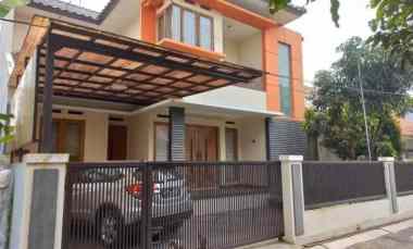 dijual rumah siap huni strategis di tengah kota cimahi