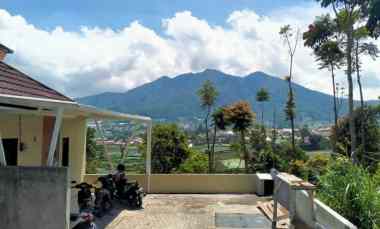 gambar dijual rumah siap huni view gunung burangrang