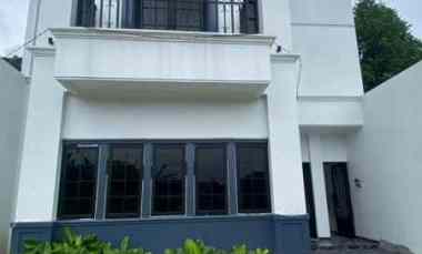 Rumah Cantik Lantai 2 Desain Modern Mewah dekat Jalan Utama Godean