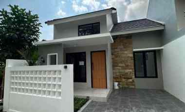 dijual rumah sidoluhur
