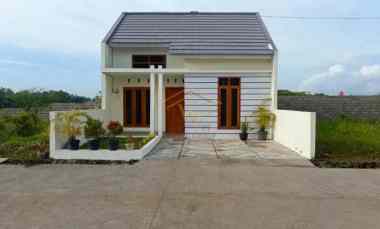 Rumah Desain Modern Cantik di Godean, dekat Museum Hm Soeharto