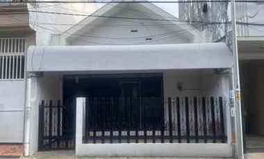 dijual rumah simokerto
