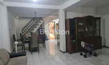 dijual rumah simpang darmo