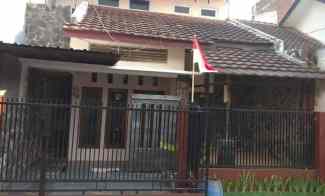 Rumah 2 Lantai Perum Bumi Mondoroko dekat Exit Tol Singosari Malang