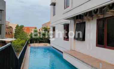 dijual rumah siwalankerto