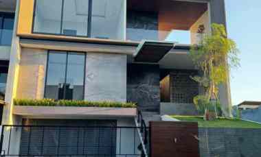 Rumah Mewah di Bukit Golf Mediterania Somerset Citraland Surabaya