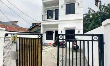 dijual rumah srengseng sawah