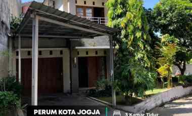 dijual rumah stasiun tugu