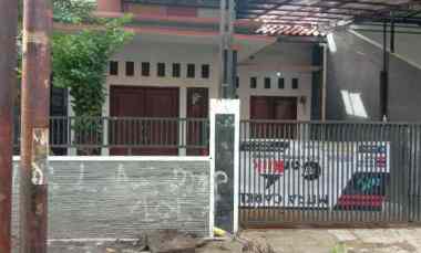 dijual rumah strategis