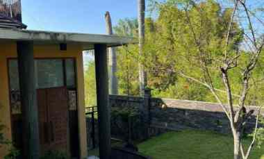 dijual rumah strategis
