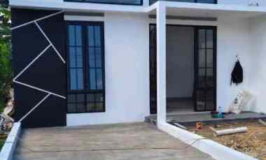 dijual rumah strategis di cemorokandang kota malang