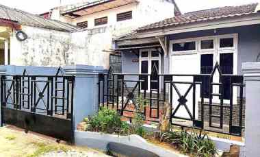 dijual rumah strategis di harapan indah