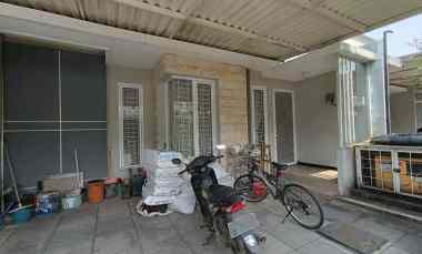 dijual rumah sukolilo dian regency