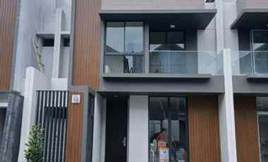 dijual rumah summarecon crown gading