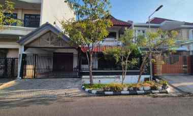 dijual rumah sutorejo