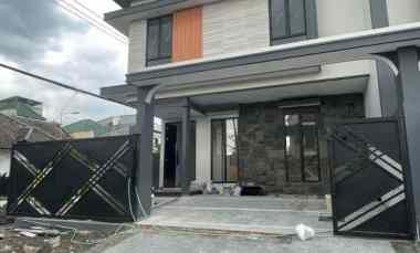 dijual rumah sutorejo