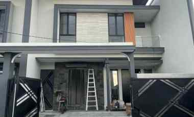 dijual rumah sutorejo