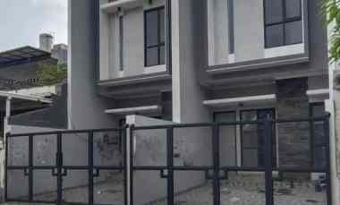 dijual rumah sutorejo
