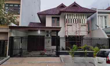 dijual rumah sutorejo
