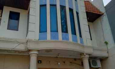 dijual rumah sutorejo