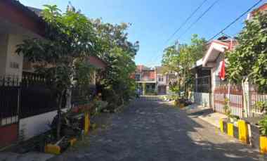 dijual rumah sutorejo