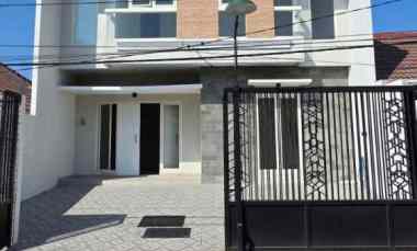 dijual rumah sutorejo prima