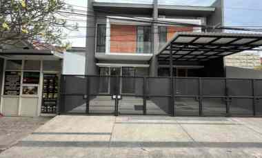 dijual rumah sutorejo prima