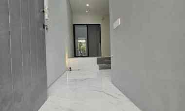 Rumah Bagus 2 Lantai, Lokasi Favorit di Sutorejo, Harga Cengli