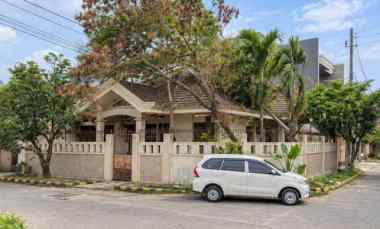 Dijual Rumah Hook Sutorejo Timur Jalan Besar Row 4 Mobil SHM 3,25M