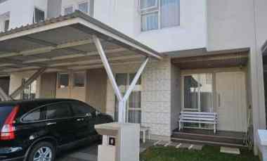 dijual rumah suvarna sutera tangerang