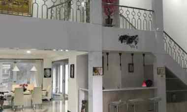 Jual Rumah Mewah Bangunan Baru di Taman Beverly Golf, Lippo Karawaci