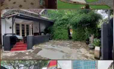 Rumah Usaha di Taman Bungkul Tengah Kota Cck untuk Usaha