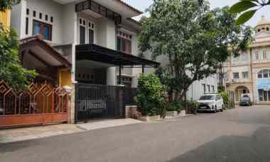 dijual rumah taman galaxy